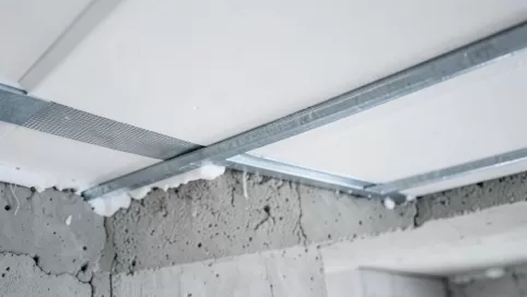 Jak ocieplić strop betonowy od spodu