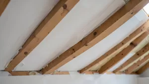 Jak wykończyć skosy na poddaszu