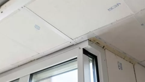 obróbka okna dachowego płytą gk cena