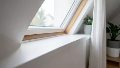 Opierzenie okna dachowego VELUX