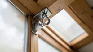Blokada okna dachowego