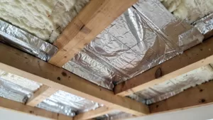 czy na stropie daje sie folie pod styropian