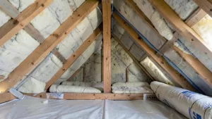 czym najlepiej ocieplić dach