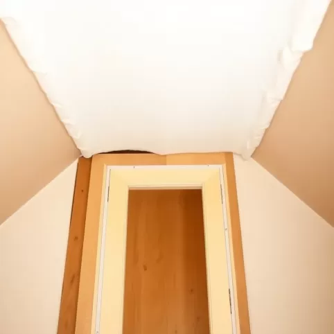 Czym ocieplić drzwi na strych