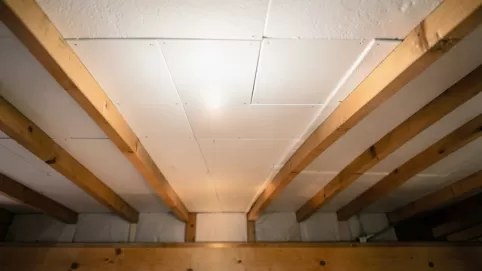 czym ocieplić strop piwnicy