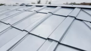 Czym pokryć dach najtaniej
