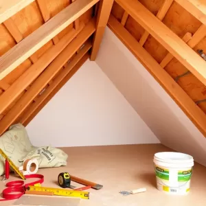 Jak samemu zabudować skosy na poddaszu