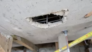 Jak wyciąć otwór w stropie na schody