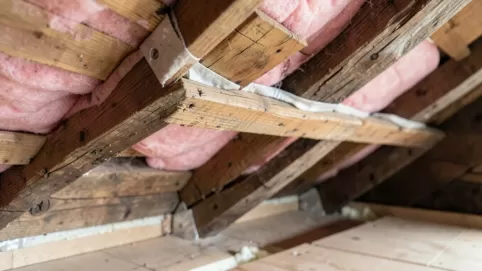 Jak zrobić podłogę na stropie drewnianym