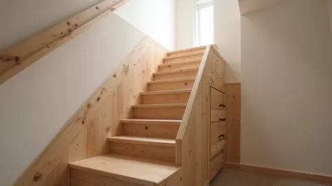 jak zrobić schody na strych