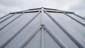 Jaka blacha na dach dwuspadowy