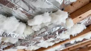 Jaka folia pod wełnę mineralną na strop