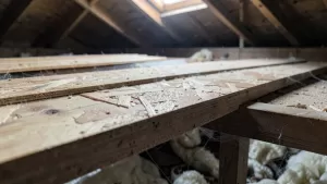 Jaka płyta na podłogę strychu