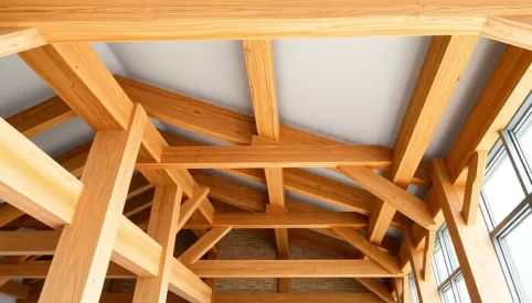 Jakie belki na strop drewniany 5m
