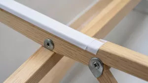 Montaż listwy maskujące do schodów strychowych