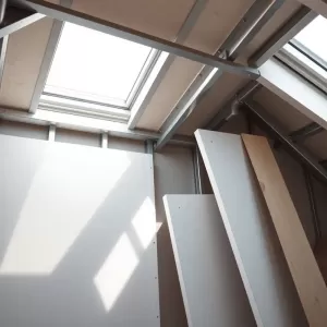 montaż płyt gk na stelażu na poddaszu