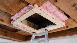 Montaż włazu na strych