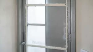 ocieplenie drzwi wejściowych metalowych