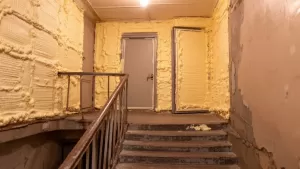 ocieplenie klatki schodowej