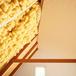 Ocieplenie poddasza wełna czy pianka