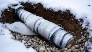Ocieplenie rury wodnej w ziemi
