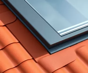 Opierzenie okna dachowego VELUX