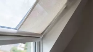 Rolety na okna dachowe bez wiercenia
