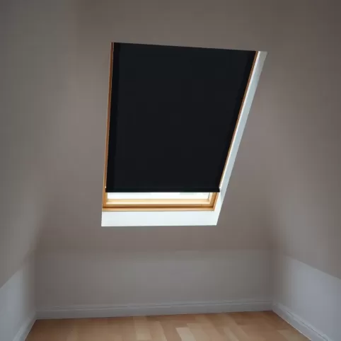 Rolety na okna dachowe bez wiercenia