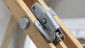 Smoczek do zamka do schodów strychowych