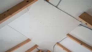 sufit na poddaszu z płyt gk