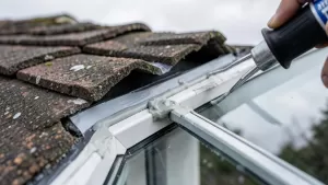 Uszczelnienie okna dachowego od zewnątrz