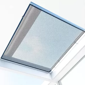 Zabezpieczenie okna dachowego przed kotem